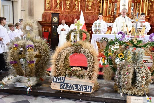 Dożynki parafialne w kościele św. Franciszka Ksawerego w Krasnymstawie [GALERIA ZDJĘĆ]