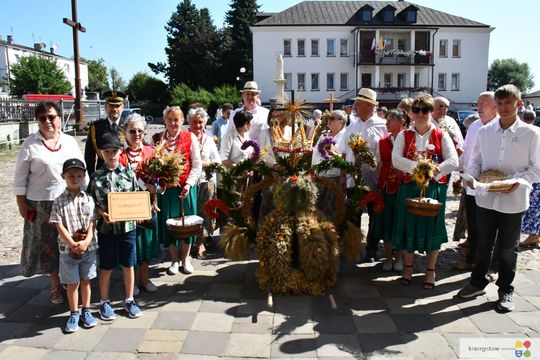Dożynki parafialne w kościele św. Franciszka Ksawerego w Krasnymstawie [GALERIA ZDJĘĆ]