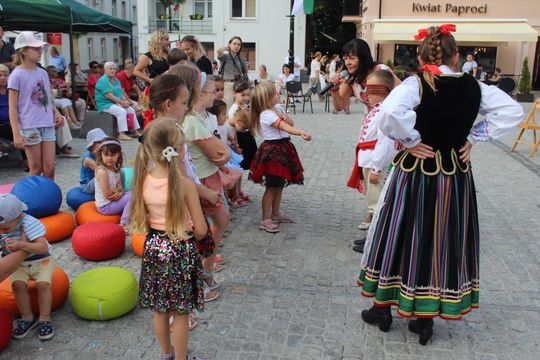 Chełm. Reczka, rzeczka i poleczka na Placu Łuczkowskiego. Folkowo-ludowy rodzinny piknik [GALERIA ZDJĘĆ]