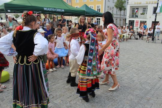Chełm. Reczka, rzeczka i poleczka na Placu Łuczkowskiego. Folkowo-ludowy rodzinny piknik [GALERIA ZDJĘĆ]