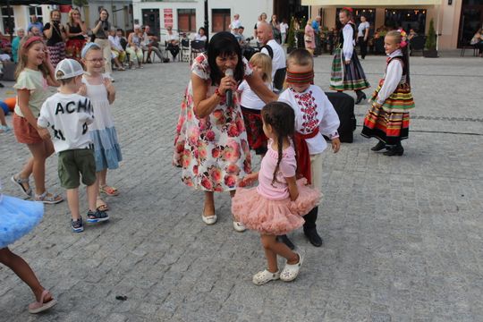 Chełm. Reczka, rzeczka i poleczka na Placu Łuczkowskiego. Folkowo-ludowy rodzinny piknik [GALERIA ZDJĘĆ]