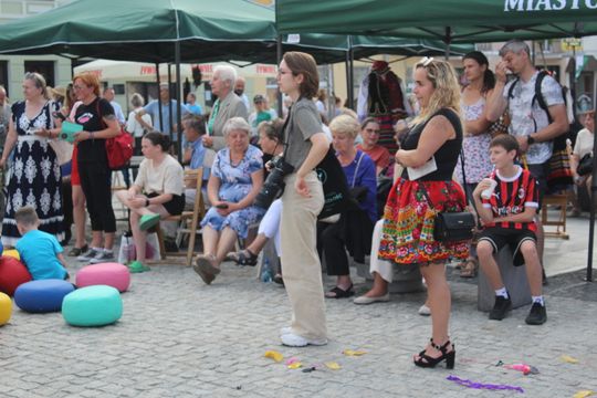 Chełm. Reczka, rzeczka i poleczka na Placu Łuczkowskiego. Folkowo-ludowy rodzinny piknik [GALERIA ZDJĘĆ]