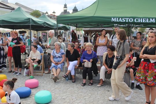 Chełm. Reczka, rzeczka i poleczka na Placu Łuczkowskiego. Folkowo-ludowy rodzinny piknik [GALERIA ZDJĘĆ]