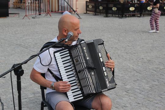 Chełm. Reczka, rzeczka i poleczka na Placu Łuczkowskiego. Folkowo-ludowy rodzinny piknik [GALERIA ZDJĘĆ]
