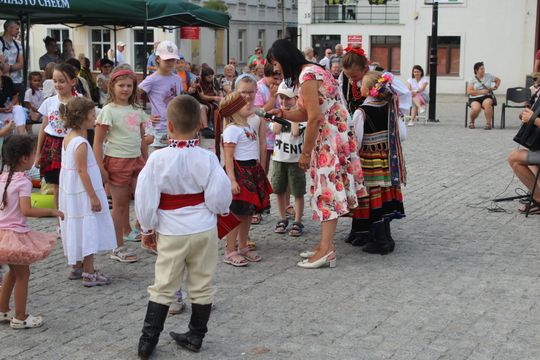 Chełm. Reczka, rzeczka i poleczka na Placu Łuczkowskiego. Folkowo-ludowy rodzinny piknik [GALERIA ZDJĘĆ]