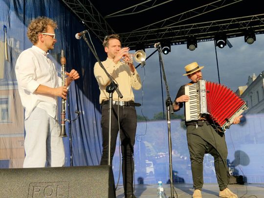 Chełm. Reczka, rzeczka i poleczka na Placu Łuczkowskiego. Folkowo-ludowy rodzinny piknik [GALERIA ZDJĘĆ]