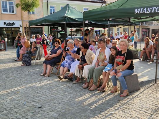 Chełm. Reczka, rzeczka i poleczka na Placu Łuczkowskiego. Folkowo-ludowy rodzinny piknik [GALERIA ZDJĘĆ]