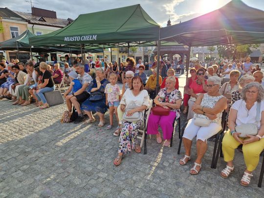 Chełm. Reczka, rzeczka i poleczka na Placu Łuczkowskiego. Folkowo-ludowy rodzinny piknik [GALERIA ZDJĘĆ]