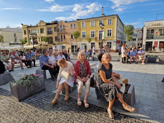 Chełm. Reczka, rzeczka i poleczka na Placu Łuczkowskiego. Folkowo-ludowy rodzinny piknik [GALERIA ZDJĘĆ]
