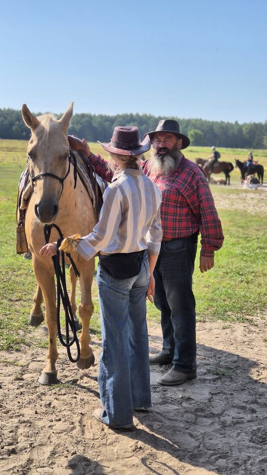 Przepęd koni z Chutoru Kozaka przez cztery gminy [GALERIA ZDJĘĆ]