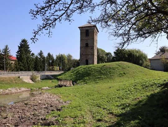 Tajemnice średniowiecznej wieży w Stołpiu odkrywane na nowo [ZDJĘCIA]