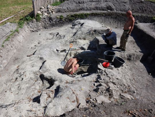 Tajemnice średniowiecznej wieży w Stołpiu odkrywane na nowo [ZDJĘCIA]