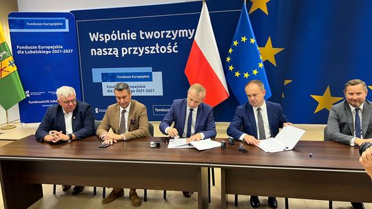 Koniec koszmaru na „betonówce”. Podpisano umowę na przebudowę drogi wojewódzkiej [GALERIA ZDJĘĆ]