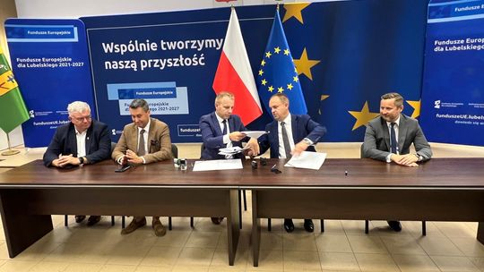 Koniec koszmaru na „betonówce”. Podpisano umowę na przebudowę drogi wojewódzkiej [GALERIA ZDJĘĆ]