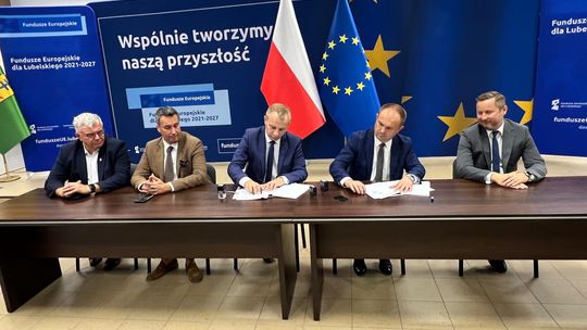 Koniec koszmaru na „betonówce”. Podpisano umowę na przebudowę drogi wojewódzkiej [GALERIA ZDJĘĆ]