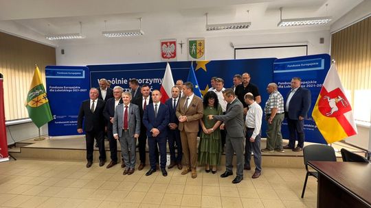 Koniec koszmaru na „betonówce”. Podpisano umowę na przebudowę drogi wojewódzkiej [GALERIA ZDJĘĆ]