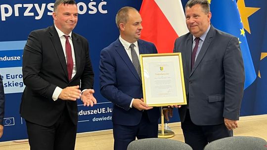 Koniec koszmaru na „betonówce”. Podpisano umowę na przebudowę drogi wojewódzkiej [GALERIA ZDJĘĆ]