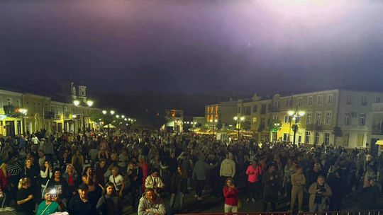 Chełm. Roztańczona Studnia na Placu Łuczkowskiego [GALERIA ZDJĘĆ]