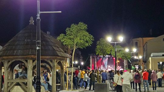 Chełm. Roztańczona Studnia na Placu Łuczkowskiego [GALERIA ZDJĘĆ]