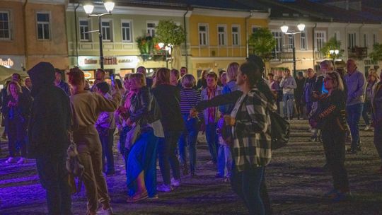 Chełm. Roztańczona Studnia na Placu Łuczkowskiego [GALERIA ZDJĘĆ]