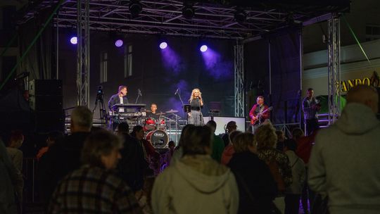 Chełm. Roztańczona Studnia na Placu Łuczkowskiego [GALERIA ZDJĘĆ]