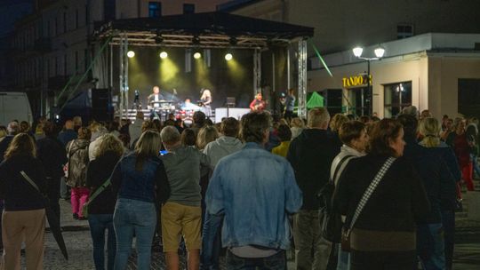 Chełm. Roztańczona Studnia na Placu Łuczkowskiego [GALERIA ZDJĘĆ]