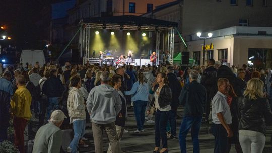 Chełm. Roztańczona Studnia na Placu Łuczkowskiego [GALERIA ZDJĘĆ]