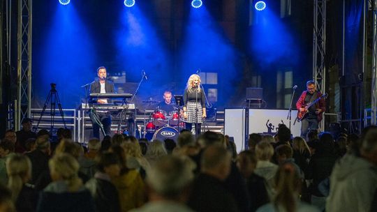 Chełm. Roztańczona Studnia na Placu Łuczkowskiego [GALERIA ZDJĘĆ]