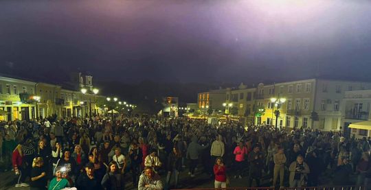 Chełm. Roztańczona Studnia na Placu Łuczkowskiego [GALERIA ZDJĘĆ]