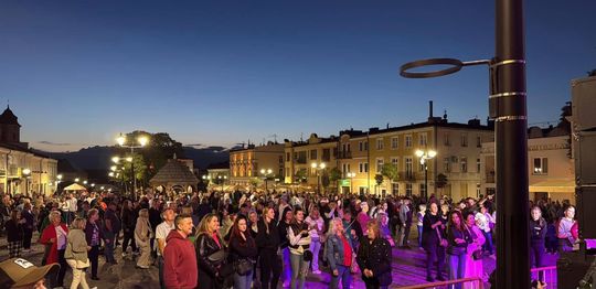 Chełm. Roztańczona Studnia na Placu Łuczkowskiego [GALERIA ZDJĘĆ]