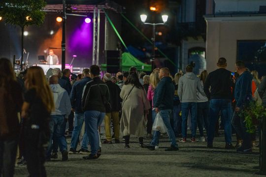 Chełm. Roztańczona Studnia na Placu Łuczkowskiego [GALERIA ZDJĘĆ]