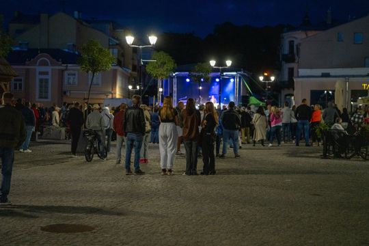 Chełm. Roztańczona Studnia na Placu Łuczkowskiego [GALERIA ZDJĘĆ]