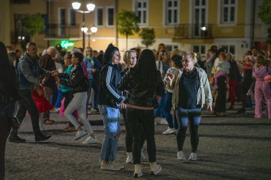 Chełm. Roztańczona Studnia na Placu Łuczkowskiego [GALERIA ZDJĘĆ]