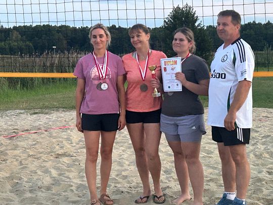 Gm. Kamień. Siatkówka Plażowa Kobiet o „Puchar Wójta” 2025 [GALERIA ZDJĘĆ]