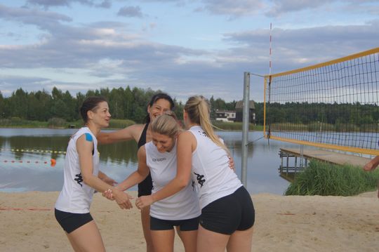 Gm. Kamień. Siatkówka Plażowa Kobiet o „Puchar Wójta” 2025 [GALERIA ZDJĘĆ]