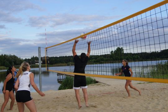 Gm. Kamień. Siatkówka Plażowa Kobiet o „Puchar Wójta” 2025 [GALERIA ZDJĘĆ]
