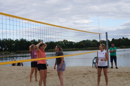 Gm. Kamień. Siatkówka Plażowa Kobiet o „Puchar Wójta” 2025 [GALERIA ZDJĘĆ]