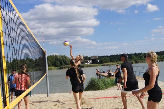Gm. Kamień. Siatkówka Plażowa Kobiet o „Puchar Wójta” 2025 [GALERIA ZDJĘĆ]