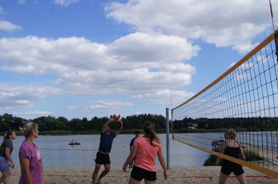 Gm. Kamień. Siatkówka Plażowa Kobiet o „Puchar Wójta” 2025 [GALERIA ZDJĘĆ]