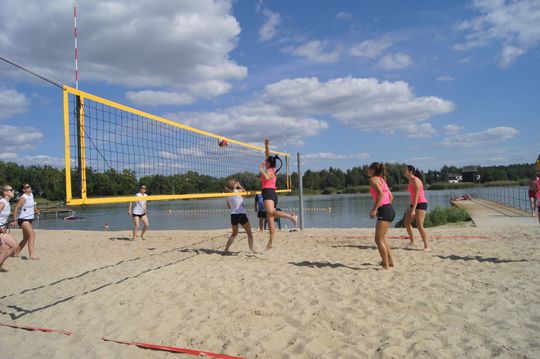 Gm. Kamień. Siatkówka Plażowa Kobiet o „Puchar Wójta” 2025 [GALERIA ZDJĘĆ]