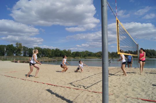 Gm. Kamień. Siatkówka Plażowa Kobiet o „Puchar Wójta” 2025 [GALERIA ZDJĘĆ]