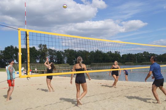 Gm. Kamień. Siatkówka Plażowa Kobiet o „Puchar Wójta” 2025 [GALERIA ZDJĘĆ]