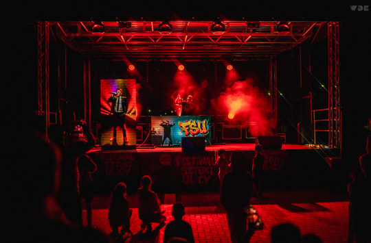 Włodawa. Festiwal Sztuki Ulicy. Koncert AI zgłoszony do Księgi Rekordów Guinnessa [GALERIA ZDJĘĆ]