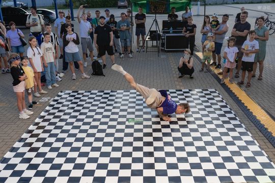 Włodawa. Festiwal Sztuki Ulicy. Koncert AI zgłoszony do Księgi Rekordów Guinnessa [GALERIA ZDJĘĆ]