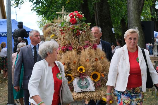 Dożynki 2025. Gmina Rejowiec Fabryczny podziękowała za plony. Świętowano w Pawłowie [GALERIA ZDJĘĆ]
