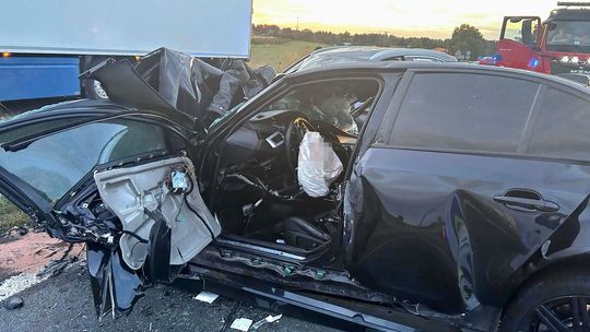 Makabryczna czołówka w Dziecininie. Nie żyje 61-letnia kobieta [ZDJĘCIA]