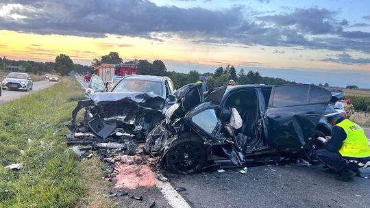 Makabryczna czołówka w Dziecininie. Nie żyje 61-letnia kobieta [ZDJĘCIA]