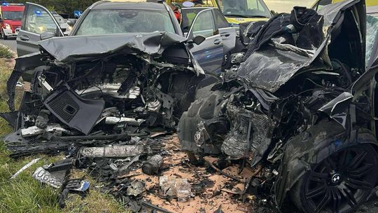 Makabryczna czołówka w Dziecininie. Nie żyje 61-letnia kobieta [ZDJĘCIA]