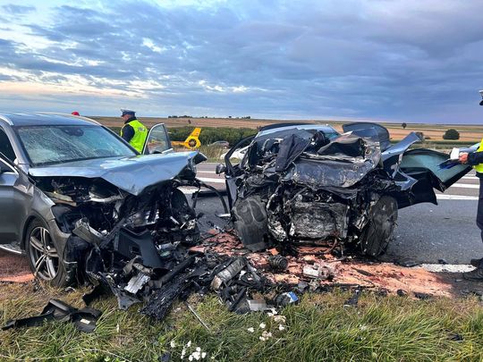 Makabryczna czołówka w Dziecininie. Nie żyje 61-letnia kobieta [ZDJĘCIA]