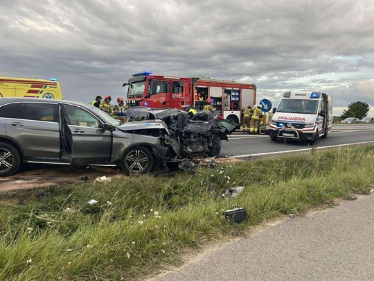 Makabryczna czołówka w Dziecininie. Nie żyje 61-letnia kobieta [ZDJĘCIA]